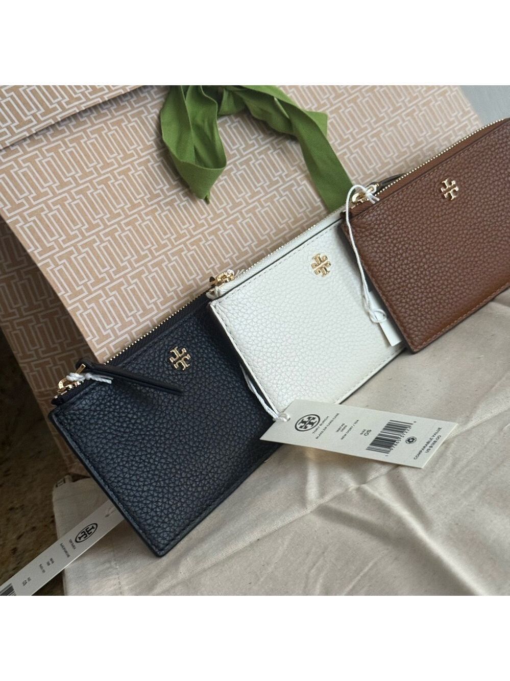 Tory Burch Blake cardholder zip Textured Leather $each